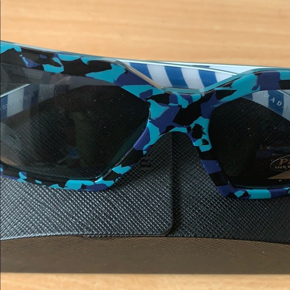 Prada Disguise Sunglasses - Picture 4 of 8